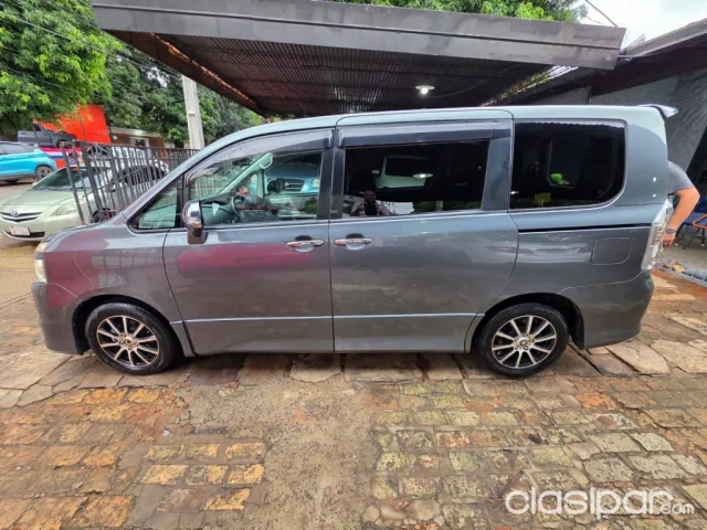 Toyota Voxy 2008 — foto 7
