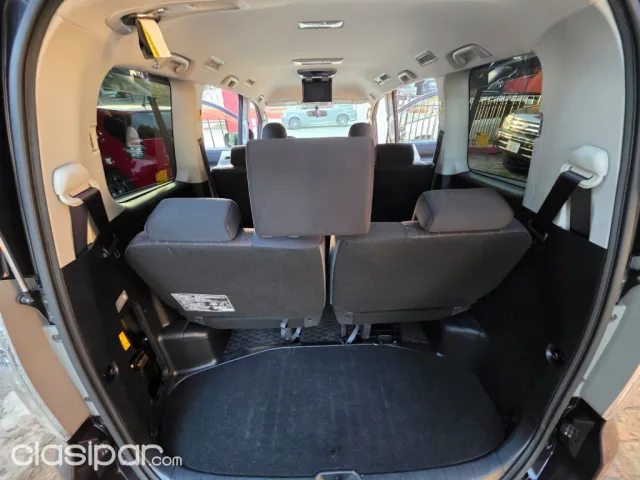 Toyota Noah 2010 - foto 8