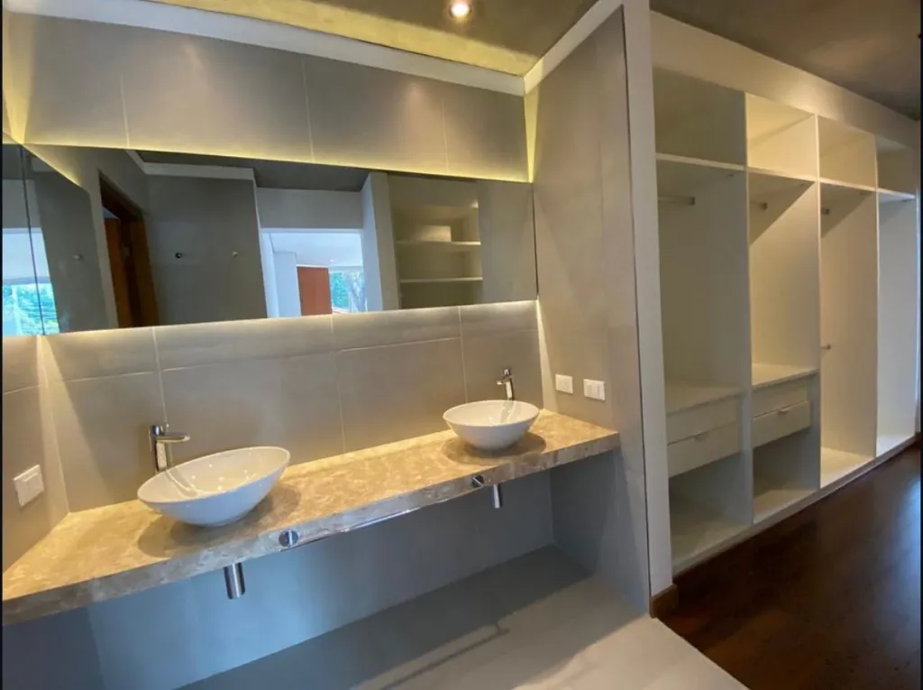 Alquilo Exclusiva Casa de Diseño en el Barrio Carmelitas - CLHO8432223 — foto 3
