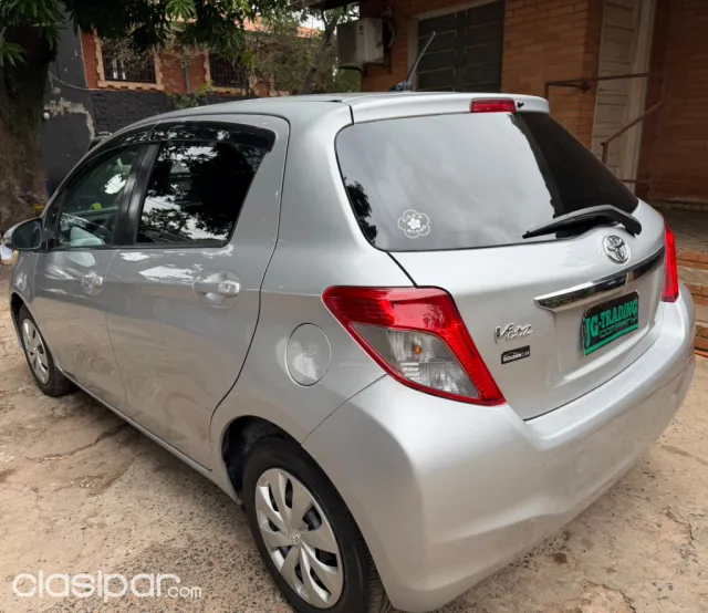 Toyota Vitz 2012 — foto 7