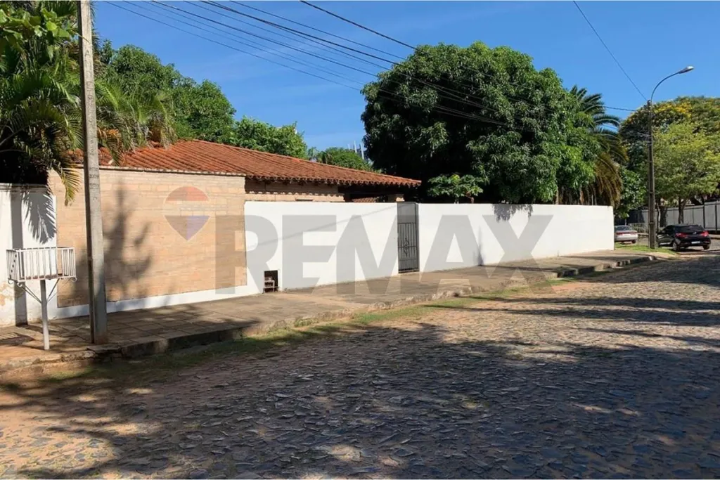 VENDO 2 CASAS INDEPENDIENTES EN BO.SAN JORGE-ASUNCION DETRAS COLEGIO GOETHE-TERRENO 584 M2 — foto 3