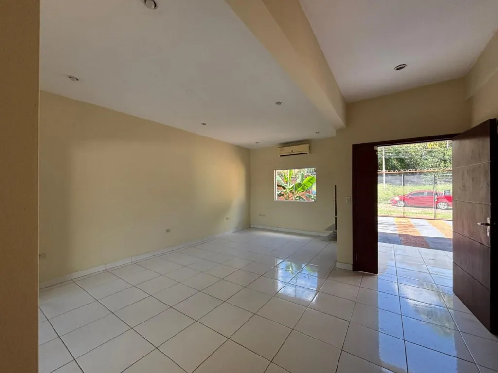 VENDO DÚPLEX C PISCINA EN LAMBARÉ Z CENTURY PLAZA!! — foto 3