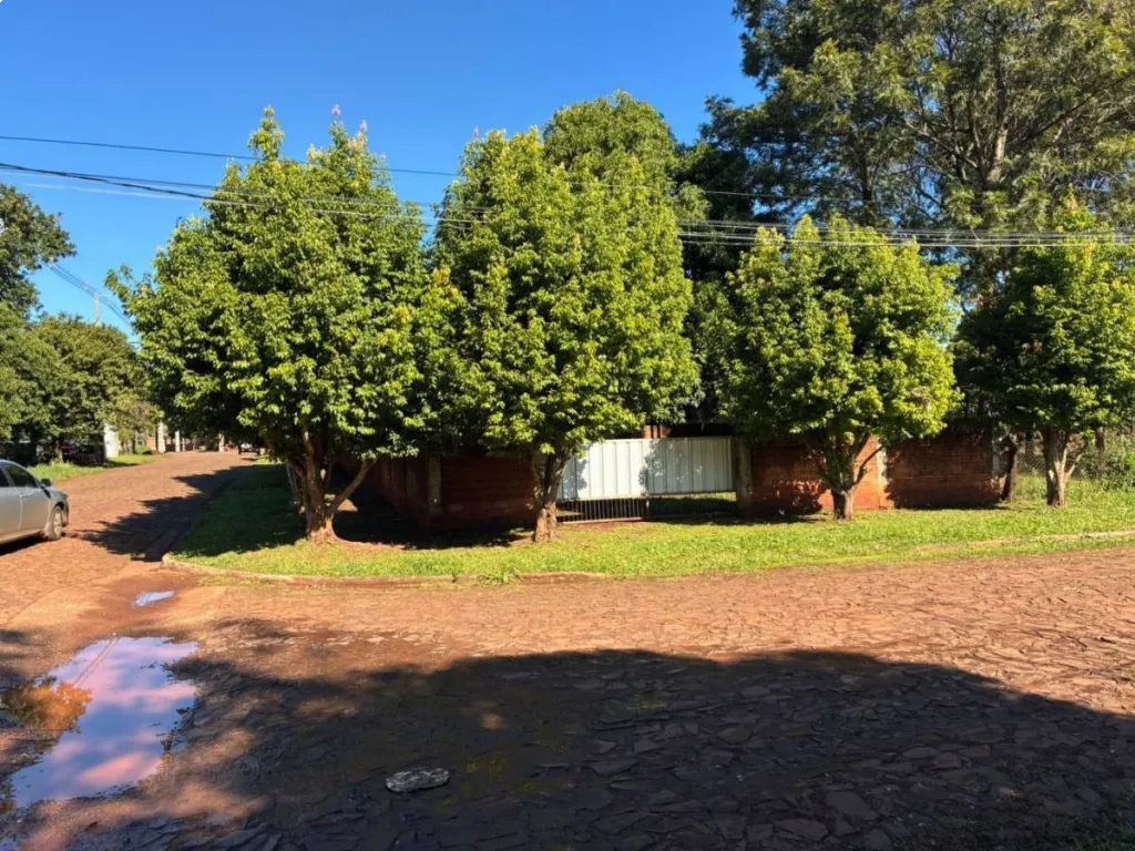 Vendo amplia propiedad en Barrio San Isidro - Encarnacion — foto 2