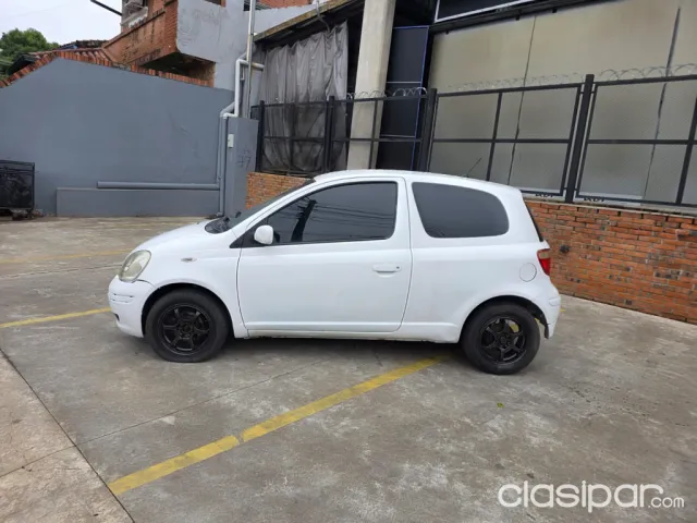 Toyota Vitz 2004 — foto 3