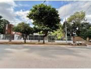 Vendo terreno con casa a demoler cone xcelente ubicacion en los laureles
