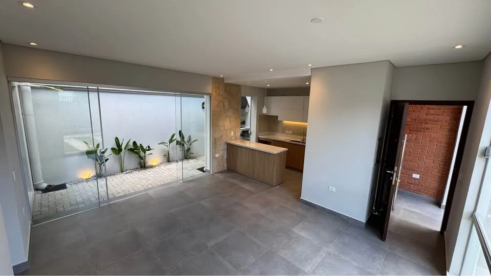 Vendo Duplex de 2 Dormitorios A ESTRENAR en Mariano Roque Alonso zona Aeropuerto — foto 2