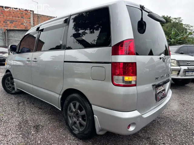 Toyota Noah 2006 — foto 6