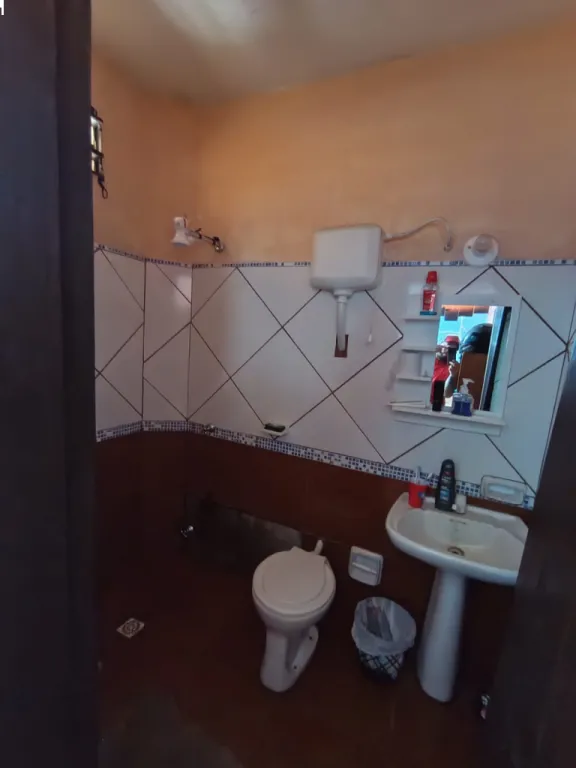 VENDO INQUILINATO 18 PIEZAS CON BAÑO INDEPENDIENTE ÑEMBY — foto 2
