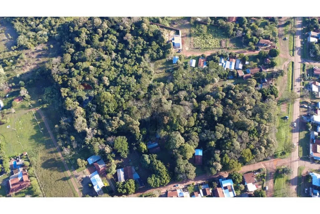 VENDO AMPLIO TERRENO EN ZONA URBANA DE CAAZAPA — foto 3