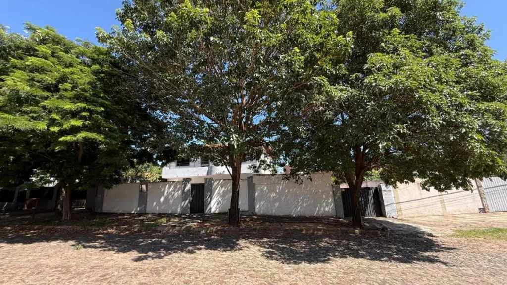 Vendo Casa Dúplex 422m² 4 Dorm (1 suite) en Loma Pytá Asunción - Barrio Golondrinas — foto 3