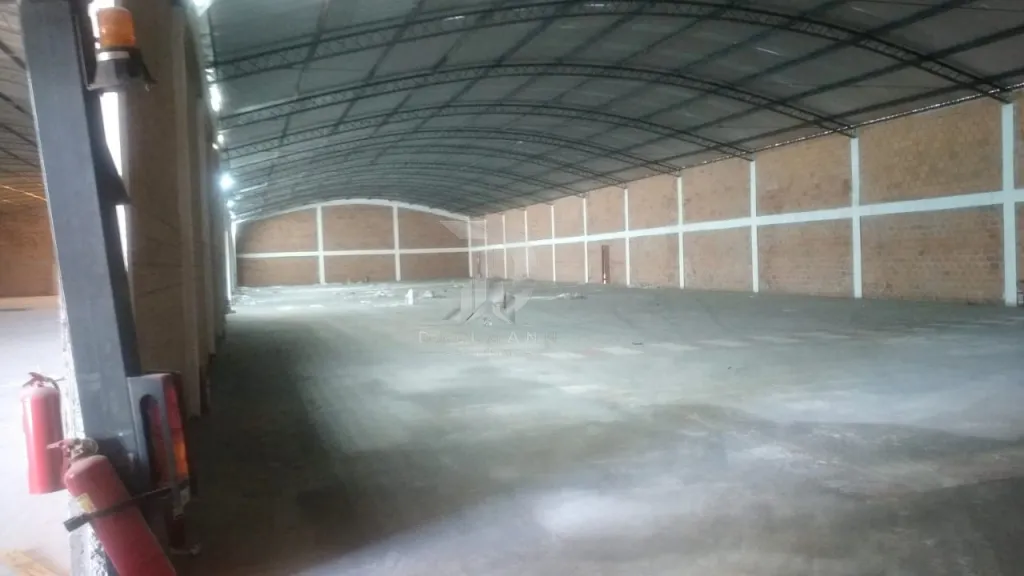 ALQUILO DEPÓSITO DE 2.500 M2 CON OFICINAS Y AMPLIO ESTACIONAMIENTO EN VILLETA‼️ COD 1056 — foto 3