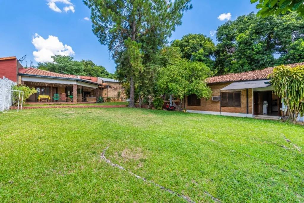 Vendo Casa 340m2 3 Dorm en Villa Adela Luque - Terreno 995m2 con Pileta — foto 2