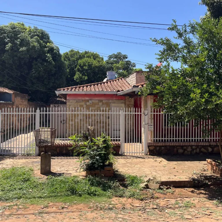 Vendo Casa 200m2 3 Dorm en Laurelty Luque - a remodelar apta credito — foto 2