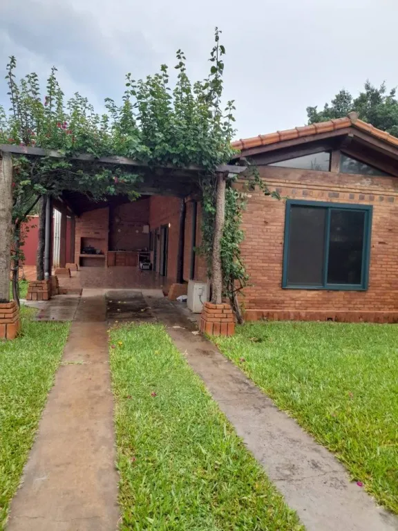 Vendo Casa 180m2 2 Dorm 1 Suite en Loma Merlo Luque - amplio terreno 720m2 — foto 3