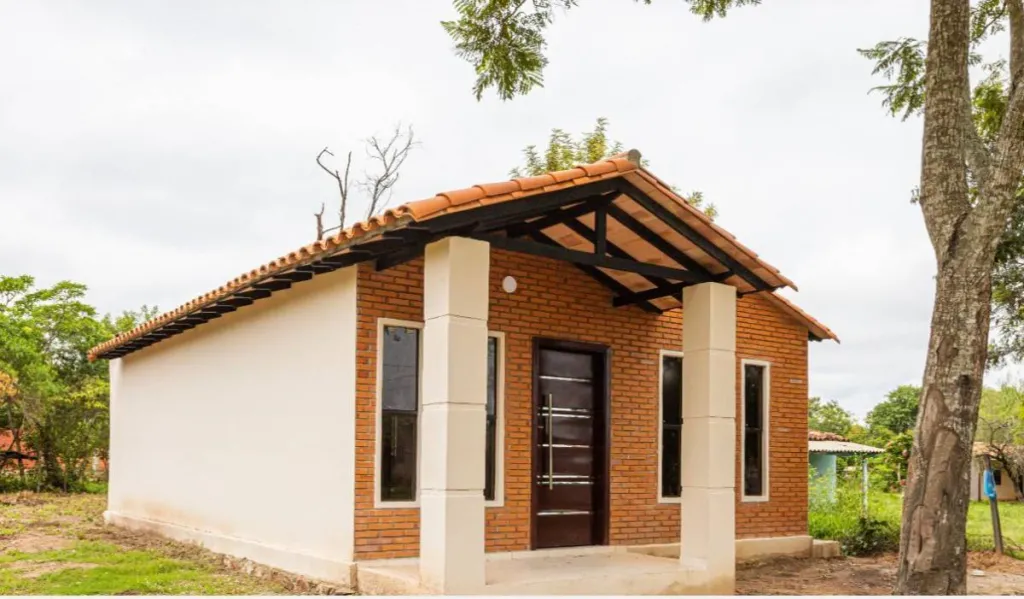 Vendo Casa a estrenar 65m2 2 Dorm en Mora Kue Luque - apta credito y AFD — foto 2