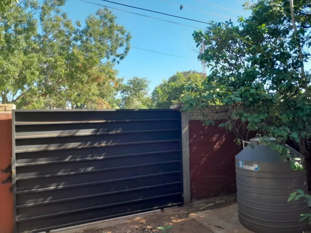 Vendo Casa 75m2 3 Dorm en Barrio Mora Cue Luque - Muy Buen Estado — foto 3