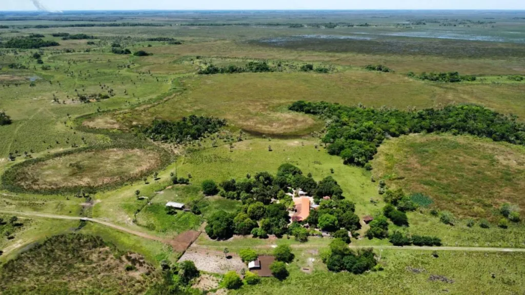 Vendo Estancia 244has en Tacuaras Neembucu - Agropecuaria con casas, corral y agua — foto 3