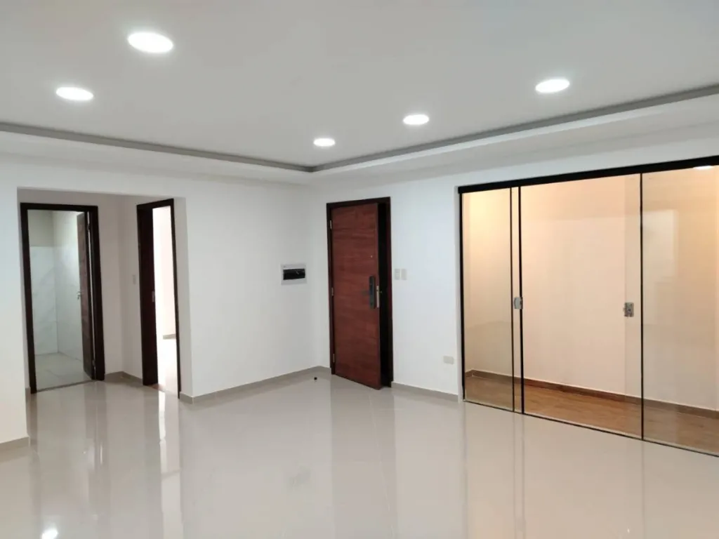 VENDO DEPARTAMENTO MODERNO 2 DORMITORIOS EN BARRIO SAN RAFAEL LAMBARE — foto 2