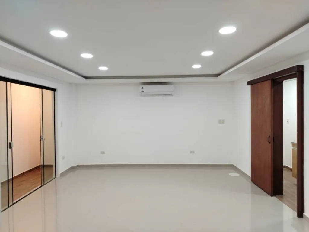 VENDO DEPARTAMENTO MODERNO 2 DORMITORIOS EN BARRIO SAN RAFAEL LAMBARE — foto 3