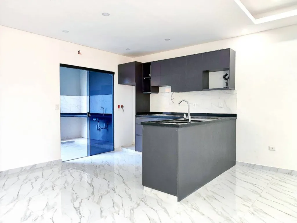 Vendo Duplex a estrenar 3 dorm 157m2 en Maka i Luque Central - A 5min Municipalidad — foto 3