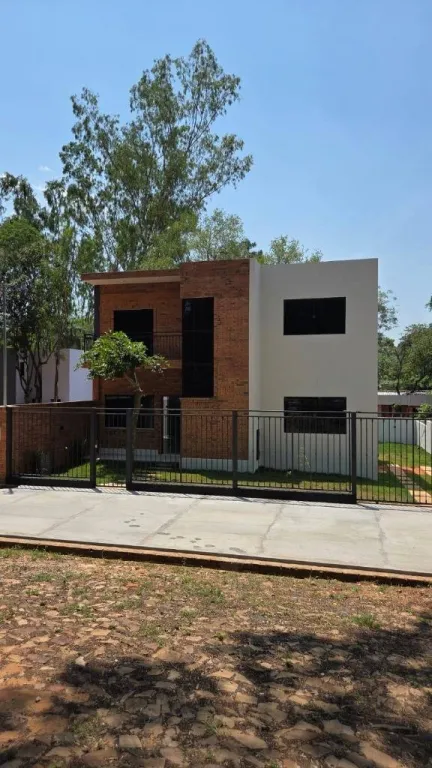 Vendo Casa a estrenar 3 dorm 120m2 en Barrio Paraiso Maramburé Luque Central — foto 3