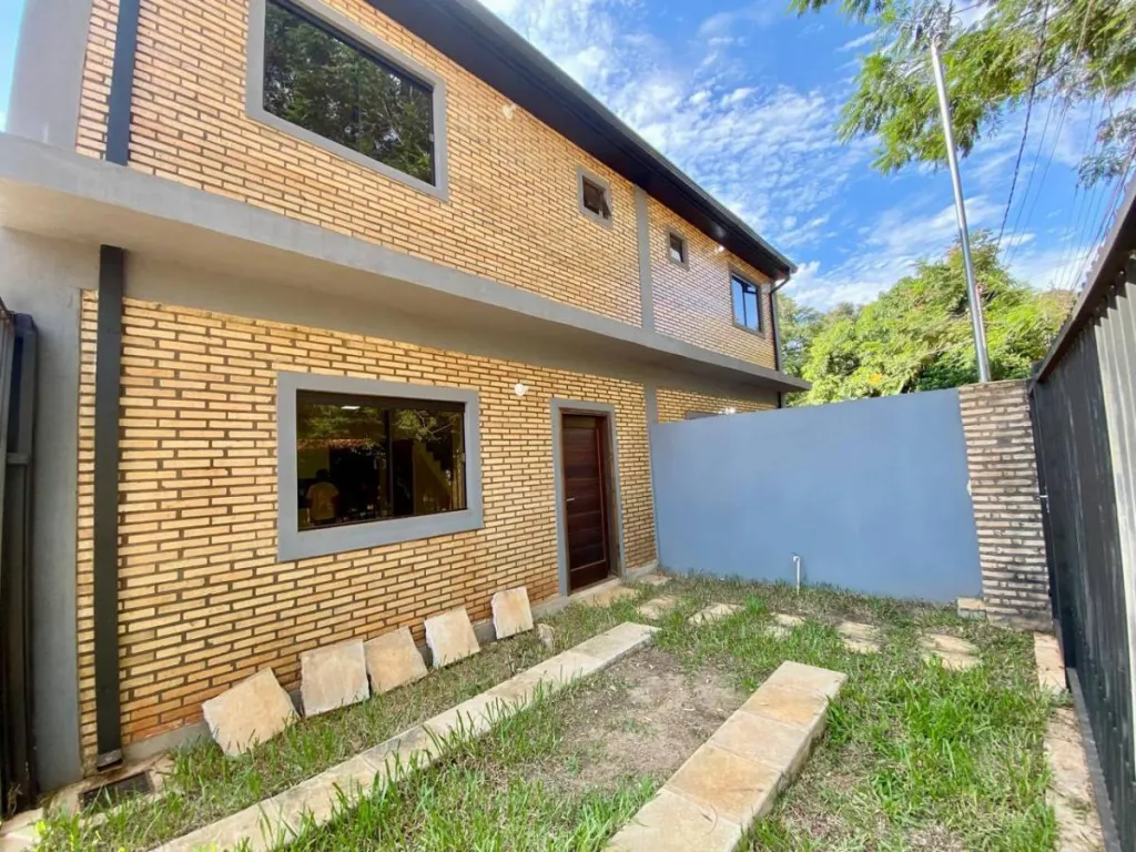 Vendo Duplex a estrenar esquina Mora Cue 2 dorm Luque Central — foto 3