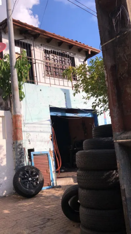 VENDO TERRENO CON CASA A DEMOLER ASUNCION — foto 2