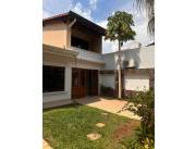 Vendo Casa Amplia 6 Dorm Piscina Quincho 660m2 en Mburicao Asuncion