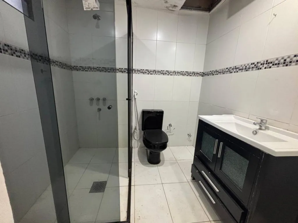 Vendo Casa 3 dorm piscina quincho a refaccionar en Barrio Los Laureles Asuncion — foto 2