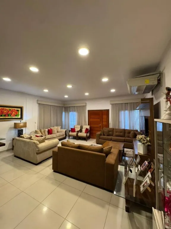 Vendo Residencia premium 3 suites jacuzzi doble acceso sobre Av Madame Lynch Asuncion — photo 3
