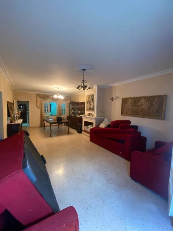 Vendo Casa 6 dorm chimenea quincho 300m2 en Barrio San Pablo Asuncion — foto 3