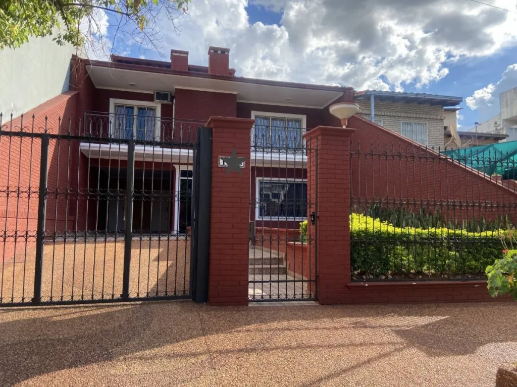 Vendo Casa 5 dorm 3 suites piscina quincho 290m2 en Barrio Nazareth Asuncion — foto 3