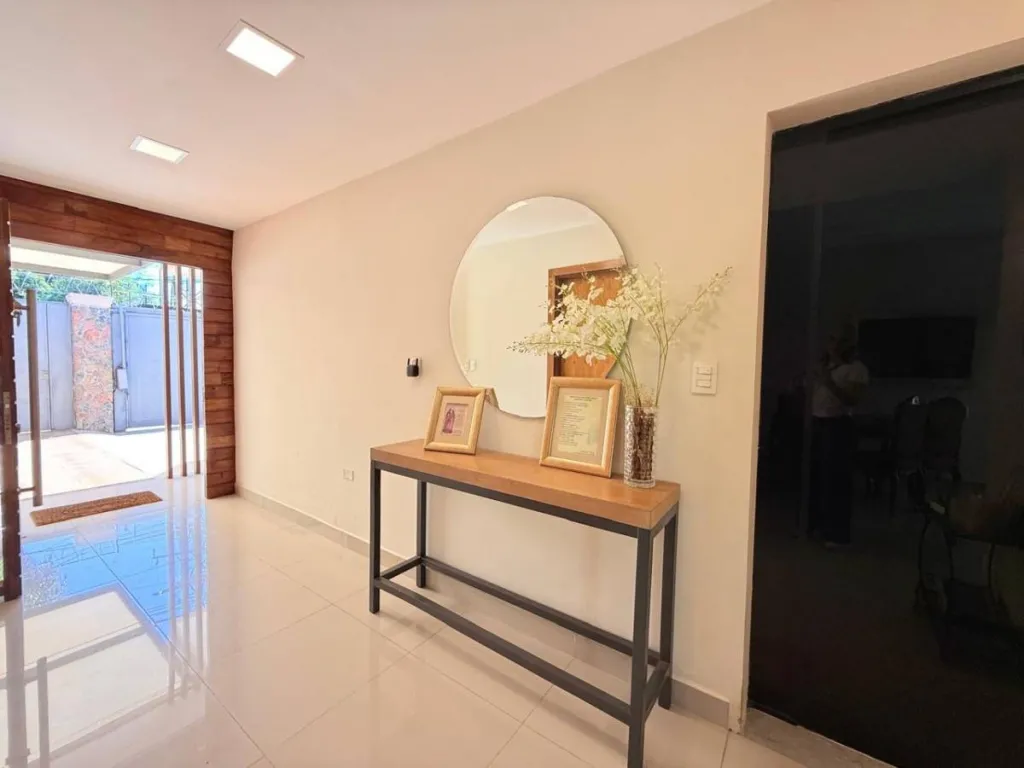 Vendo Casa 4 dorm 2 suites quincho climatizado 400m2 en Barrio Recoleta Asuncion — foto 2