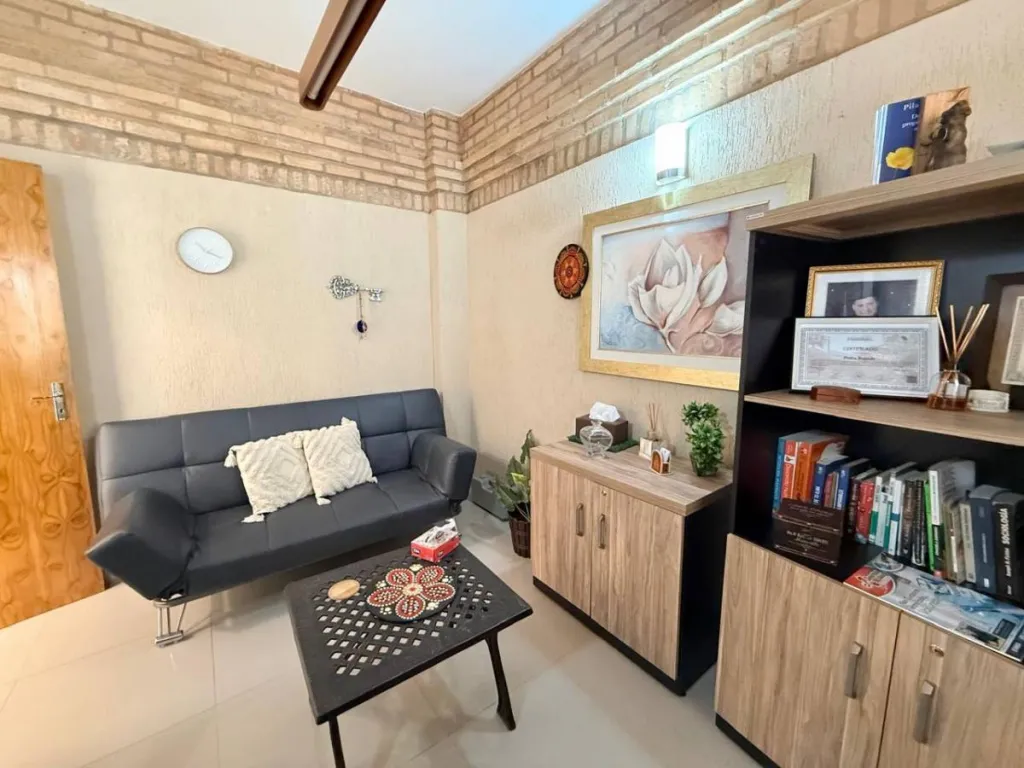 Vendo Casa 4 dorm 2 suites quincho climatizado 400m2 en Barrio Recoleta Asuncion — foto 3
