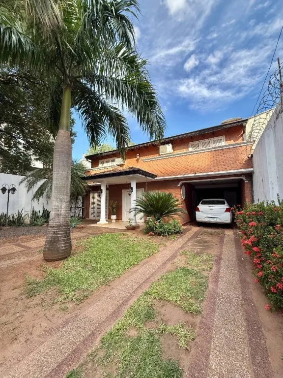 Vendo Casa 4 dorm suite piscina quincho 350m2 en Barrio Recoleta Asuncion — foto 2