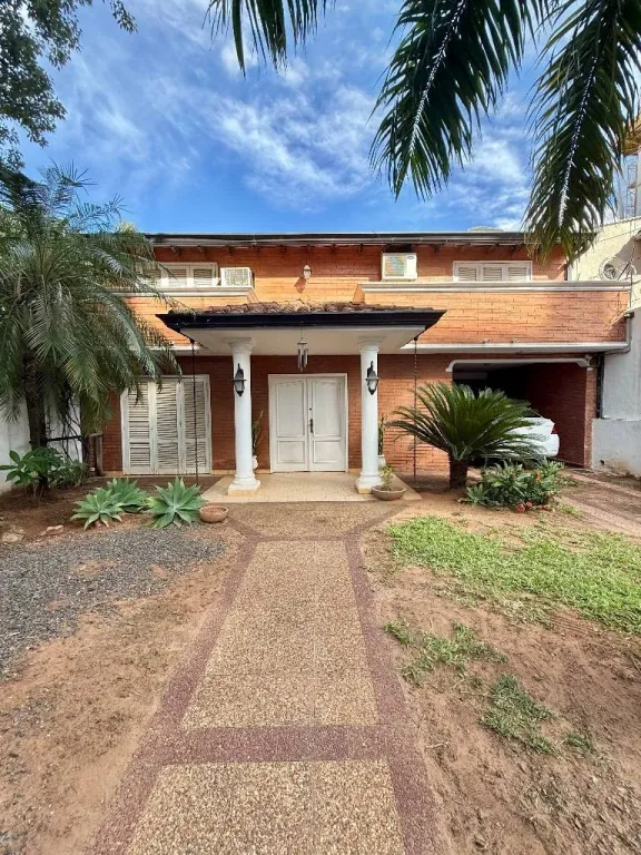 Vendo Casa 4 dorm suite piscina quincho 350m2 en Barrio Recoleta Asuncion — foto 3