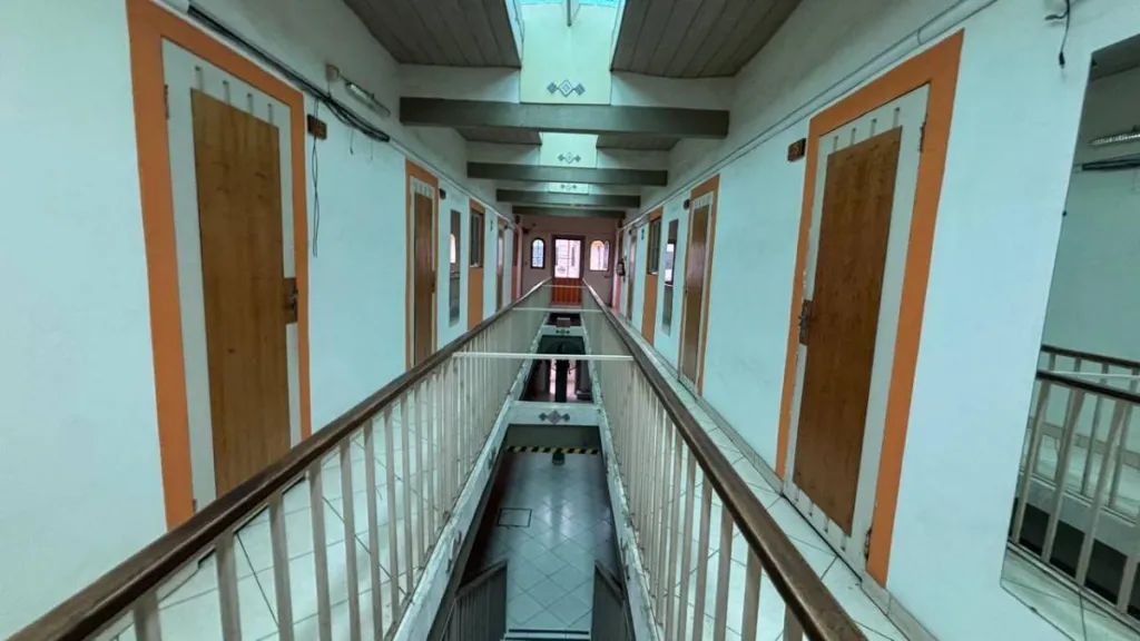 Vendo Propiedad para hospedaje o consultorios 20 habitaciones 600m2 en San Roque — foto 2