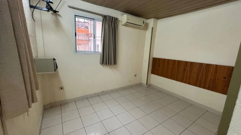 Vendo Propiedad para hospedaje o consultorios 20 habitaciones 600m2 en San Roque — foto 3