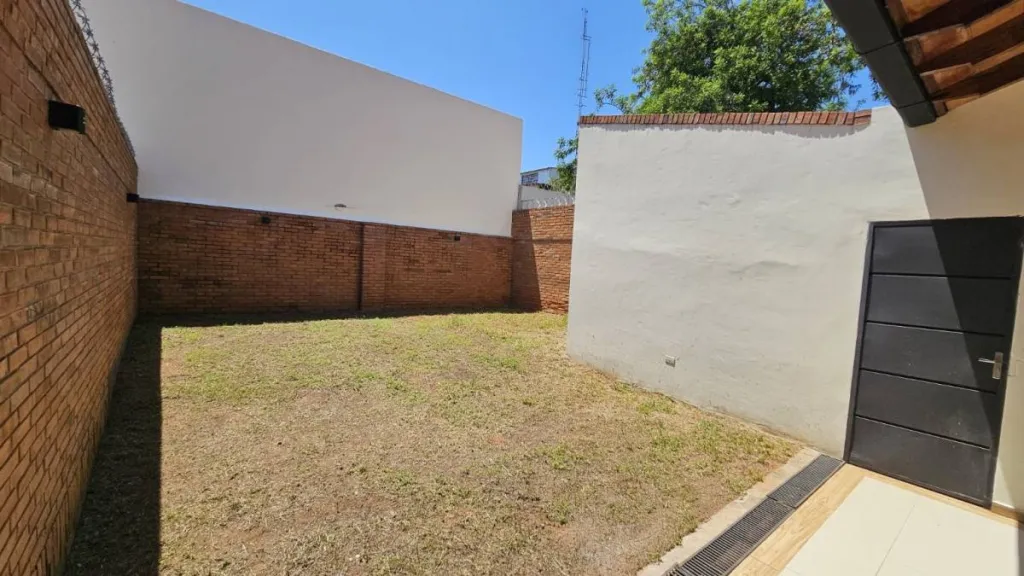 Vendo Duplex 3 dorm suite garage 2 autos 180m2 en Vista Alegre Asuncion — foto 3