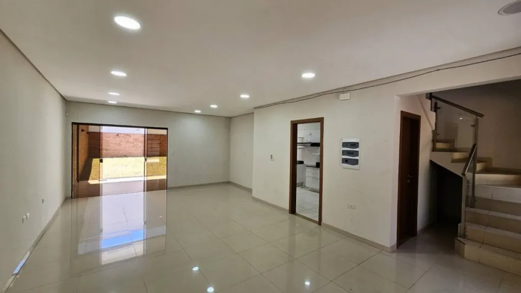 Vendo Duplex 3 dorm suite garage 2 autos 180m2 en Vista Alegre Asuncion — foto 2