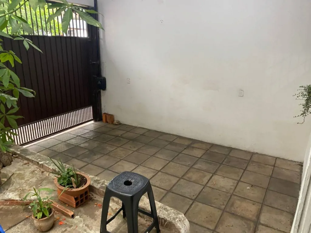 Vendo Casa 3 dorm patio 134m2 zona comercial en Barrio Ciudad Nueva Asuncion — foto 2