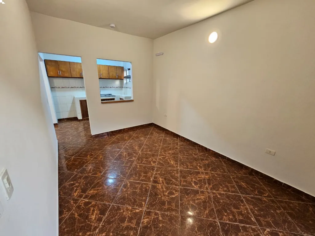 ALQUILO DEPARTAMENTO DE DOS DORMITORIOS EN TRES BOCAS VILLA ELISA — foto 3