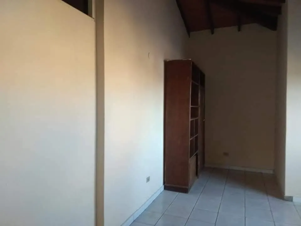VENDO CASA — Bo. Boquerón 2, Ciudad del Este a metros del LAGO DE LA REPÚBLICA — foto 3