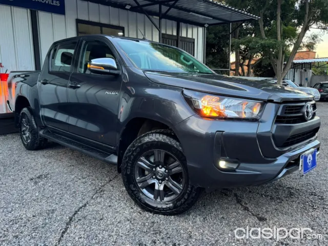Toyota Hilux 2023 — foto 3