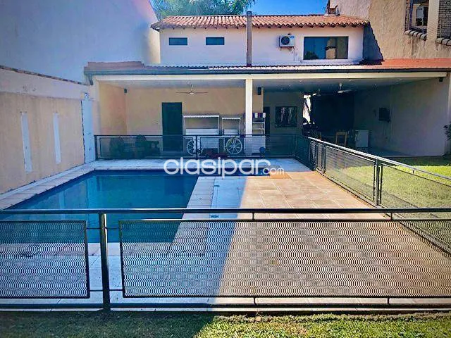 Vendo Casa 3 dorm en suite con piscina en Barrio Mcal Estigarribia Asuncion — foto 2