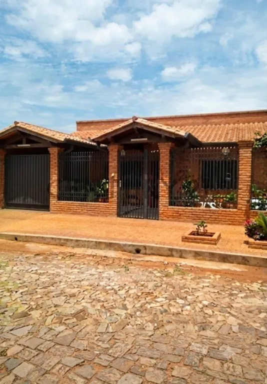 VENDO CASA FAMILIAR DE 4 HABITACIONES EN LUQUE — foto 3