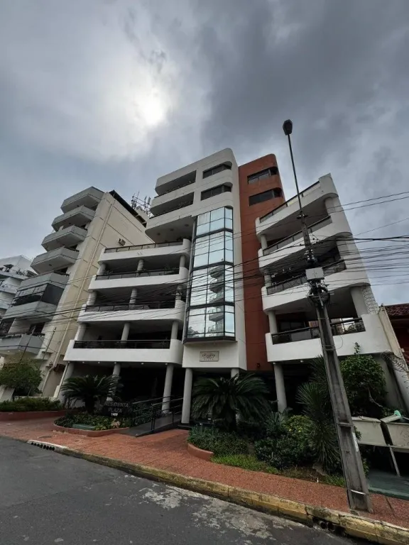 VENDO DEPARTAMENTO EN LAS MERCEDES, ASUNCIÓN — foto 2