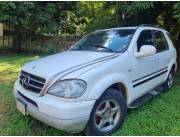 Vendo camioneta Mercedes-Benz ML320