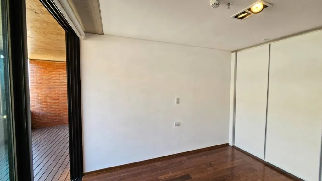 VENDO DEPARTAMENTO EN BERNARDINO CABALLERO, ASUNCIÓN — foto 3