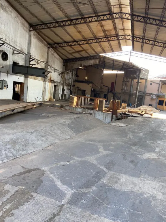 Alquilo propiedad de 4.368,5 mts² salida a 2 calles a pasos de Avda. Artigas — foto 3